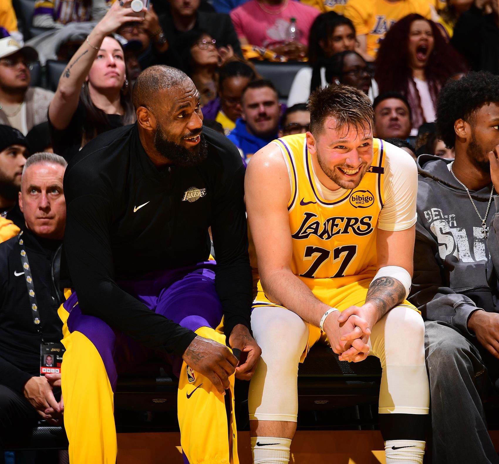 掘金背城倒海体位湖人，约基奇以色列禁区高位打击大卫球迷