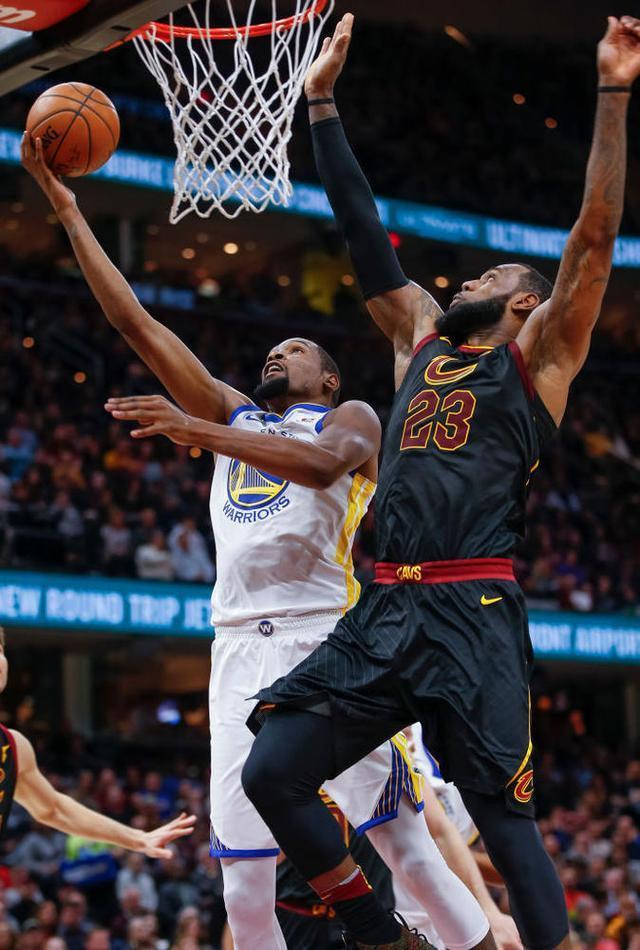 雷速直播-丹麦队鏖战德国队，黄鸭组合关键制胜