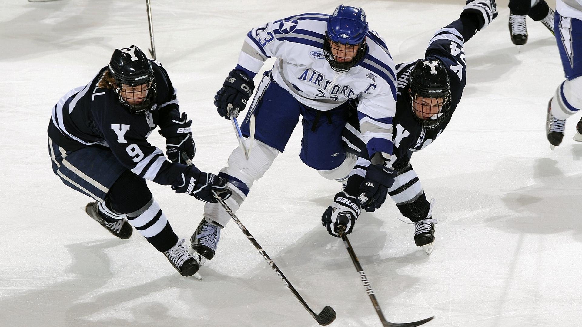 当红色浪潮席卷德国,阿拉巴的指挥艺术与利物浦的战术胜利