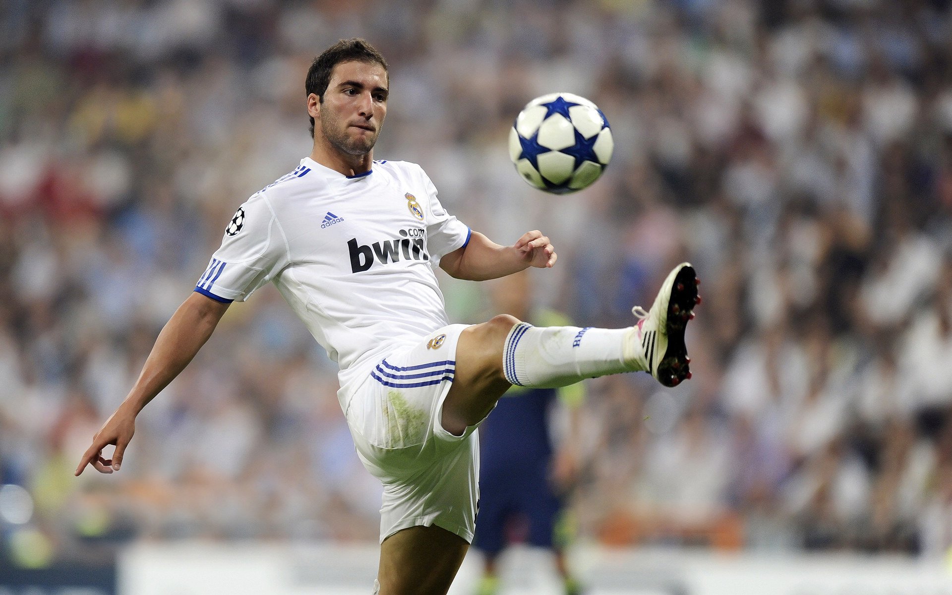 奥运周期关键战之夜,卡瓦哈尔数据全面爆炸,定义现代边卫新标杆