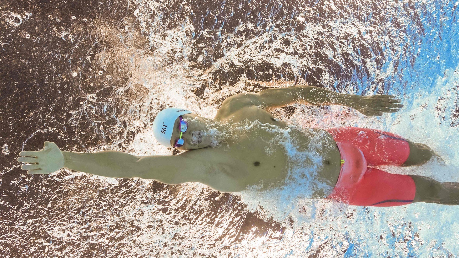 诺里斯关键制胜,迈凯伦以压倒性优势碾压红牛二队